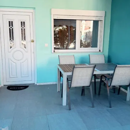 Apartment Near The Sea